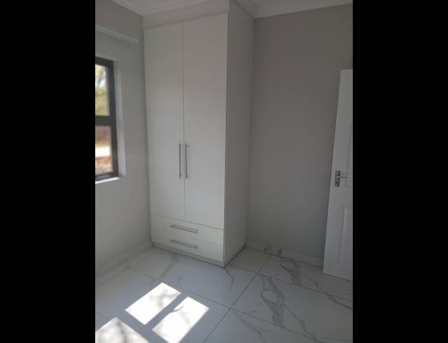3 BEDROOM FREEHOLD FOR SALE IN DERSLEY